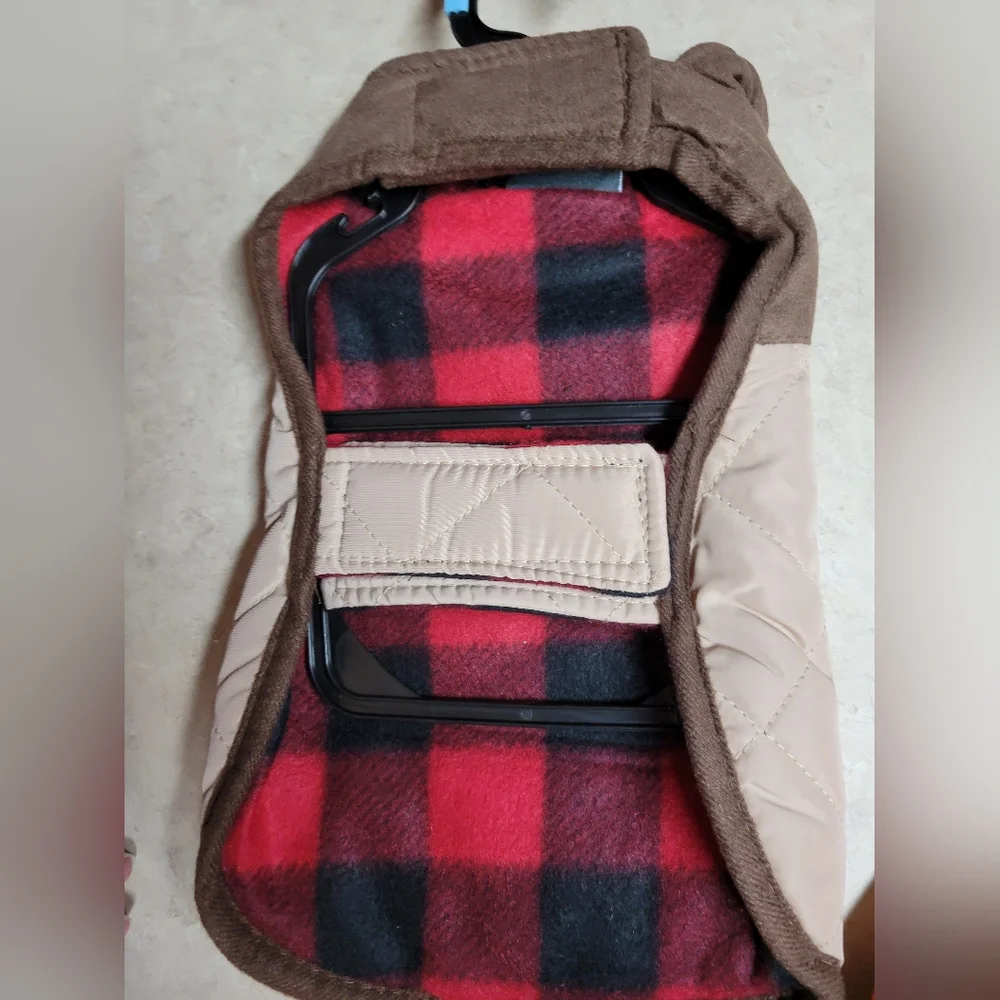 Eddie Bauer size small quilted fleece lined dog coat very cute